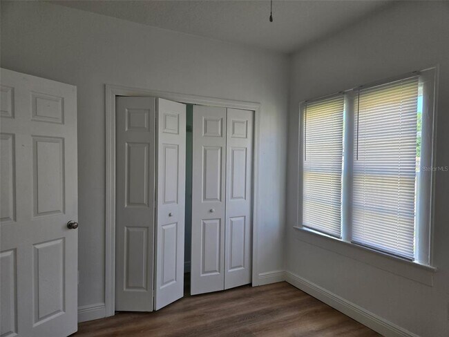 Foto del edificio - 403 Ave J SE