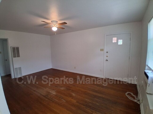 Building Photo - 3021 Avon St