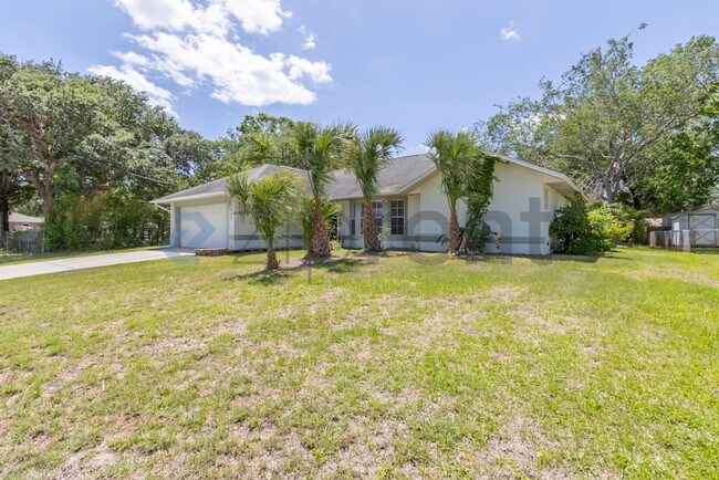 Foto del edificio - 7458 Carillon Ave