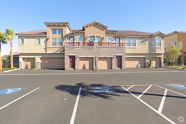 Área de estacionamiento y garajes - Elevate