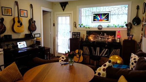 Building Photo - 1811 Alameda Dr