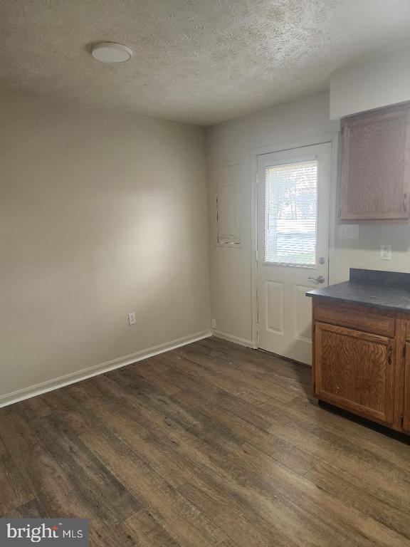 Building Photo - 130 W 13th St