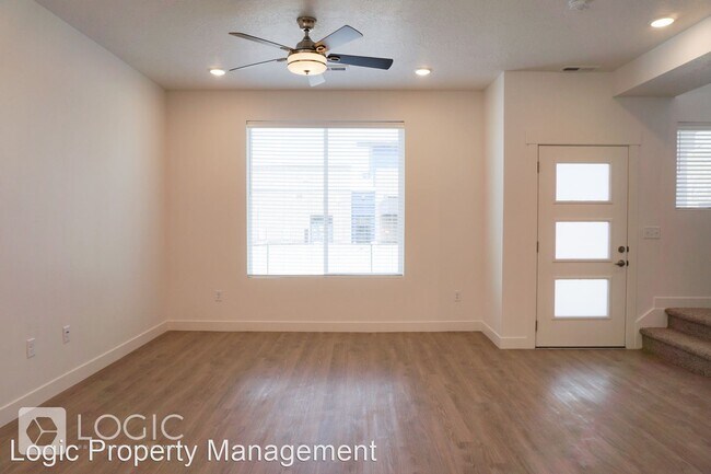 Building Photo - 3 br, 2.5 bath House - 5482 W Ace Ct