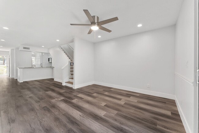 Building Photo - Pickwick Park #1001