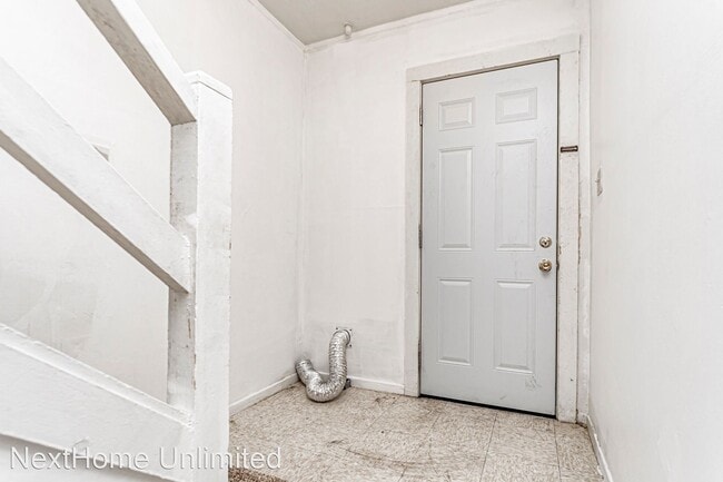 Building Photo - 2 br, 1 bath House - 732 W. 1st Street