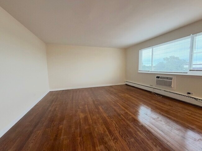 Foto del edificio - 2033 W 111th St