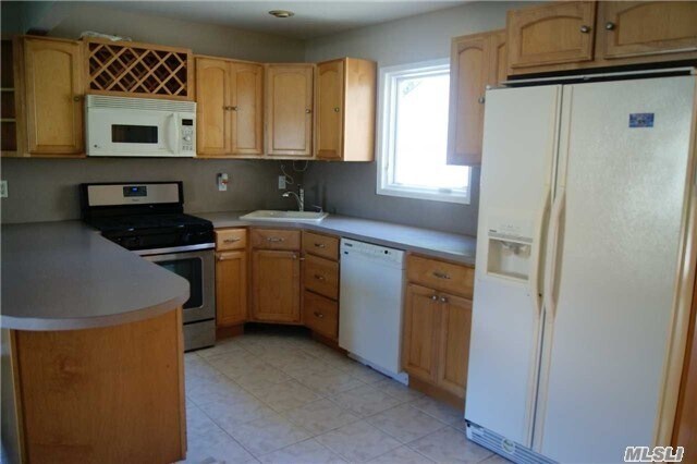Building Photo - 1527 N Thompson Dr