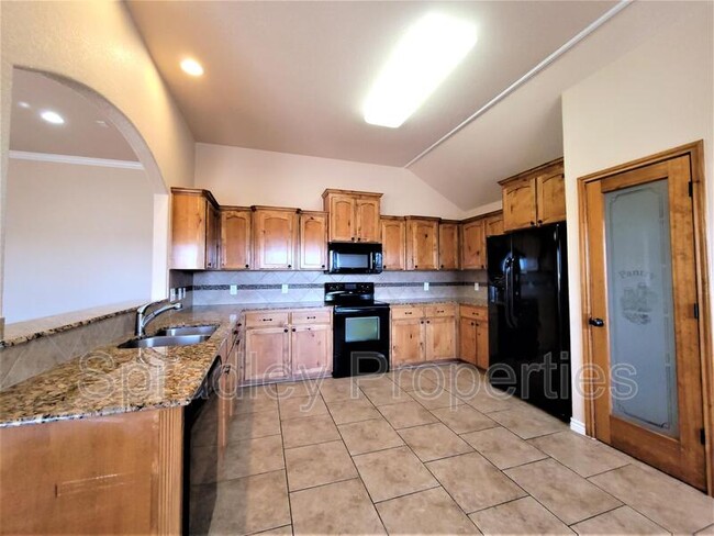 Building Photo - 1610 Shadow Canyon Dr
