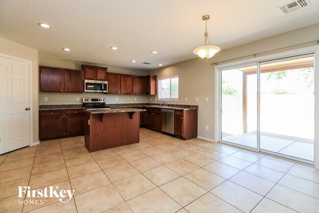 Foto del edificio - 28183 N Superior Rd