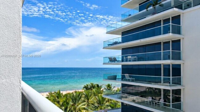 Foto del edificio - 9455 Collins Ave