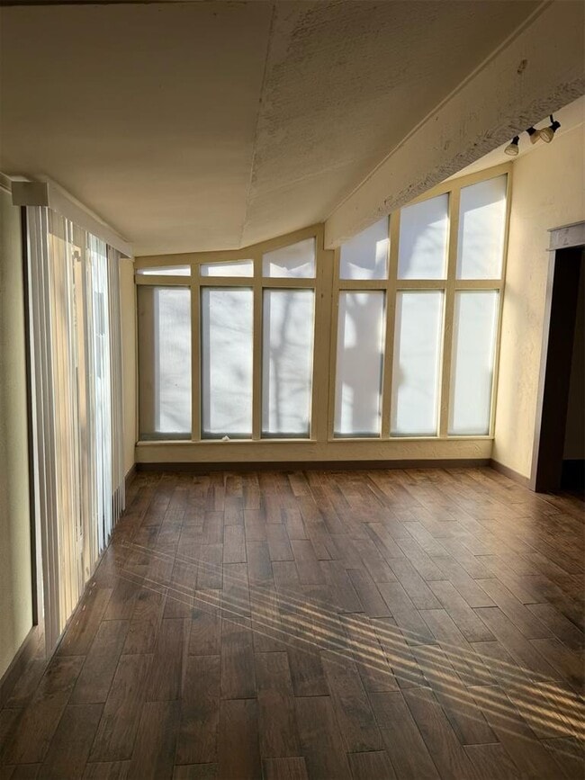 Building Photo - 2104 NW 115th St