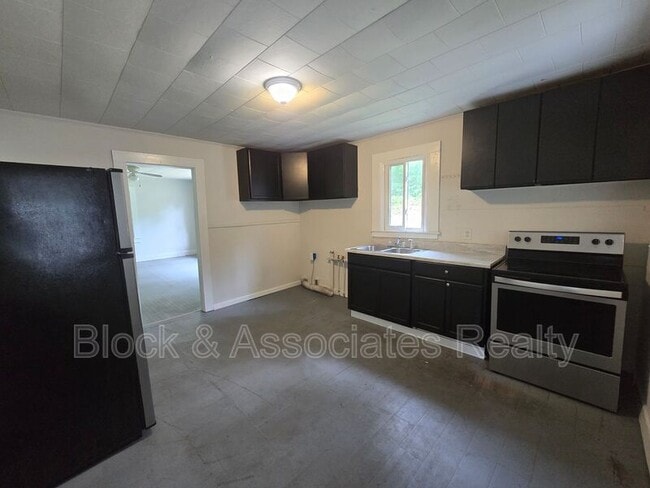 Building Photo - 117 Plummer Dr