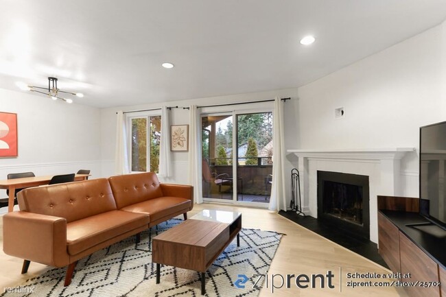 Building Photo - 2 br, 2 bath Condo - 14040 Juanita Dr NE, ...