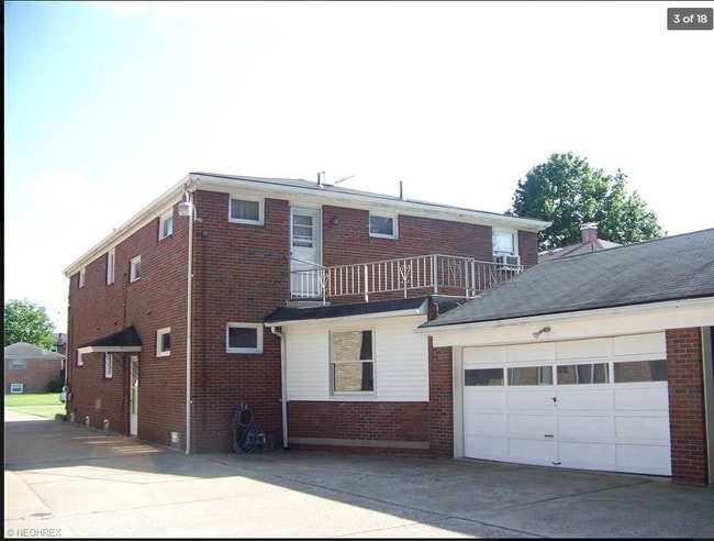 Building Photo - 7124 Glendale Ave