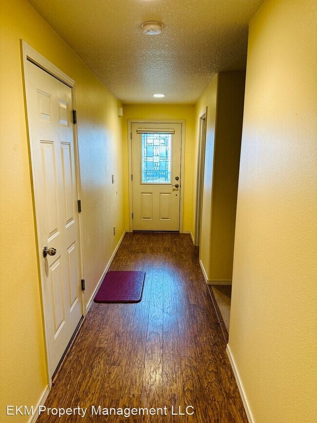 Foto del edificio - 3 br, 2.5 bath House - 8025 NE 38th Avenue