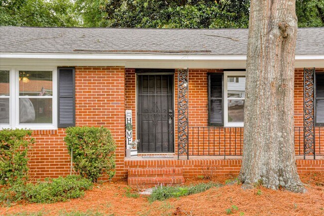 Building Photo - Newly Updated 4 Bed/2 Bath Columbia County...
