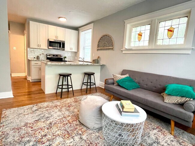 Foto del edificio - 4560 Flad Ave