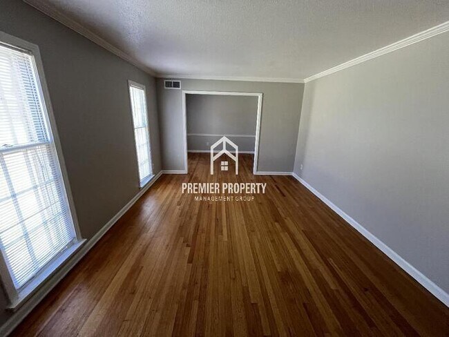 Building Photo - 1769 Prado Ave