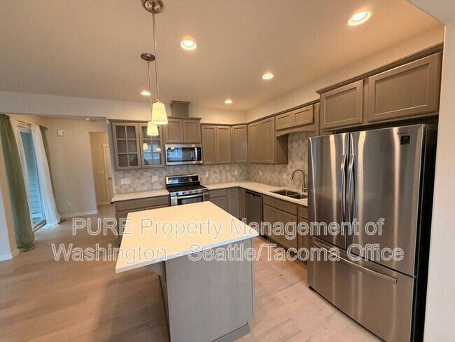 Foto del edificio - 3238 64th Ln SW