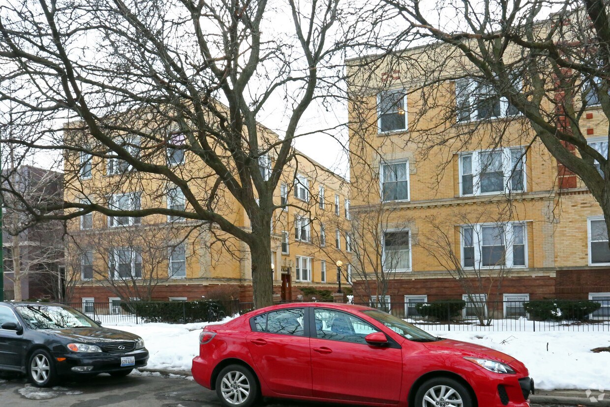 Building Photo - 4344-4356 N Winchester Ave