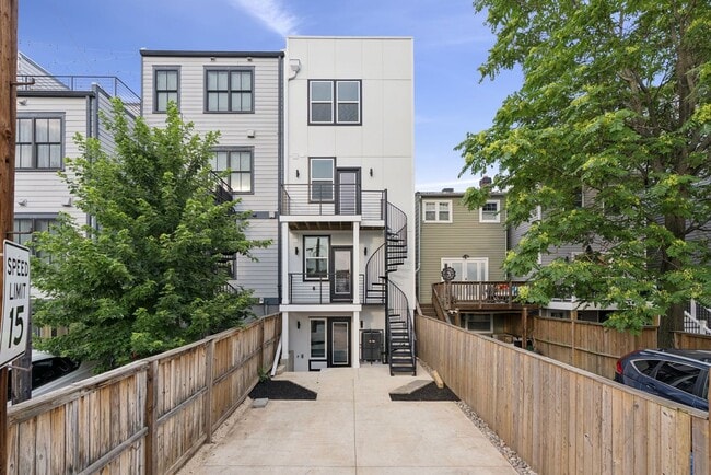 Foto del edificio - 2608 4th St NE