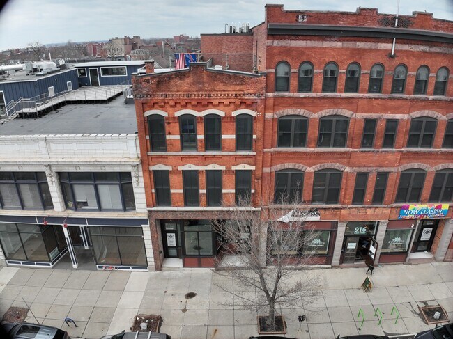 Exterior 3D - Bosche Lofts and 910 Main Street.