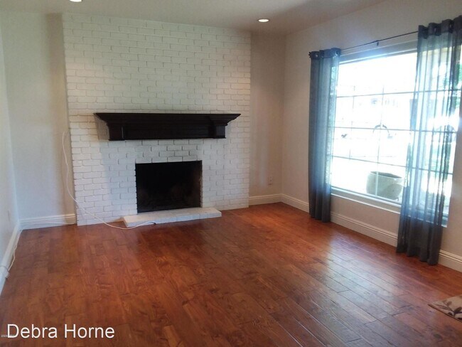 Foto del edificio - 2 br, 2 bath House - 931 E Denton Ln