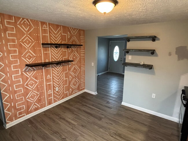 Building Photo - 324 Pershing Ave NW