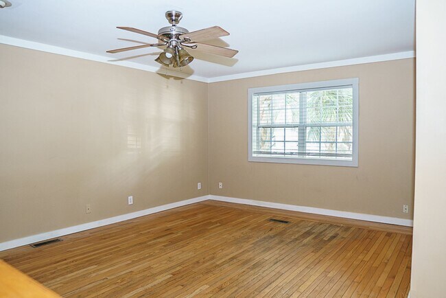 Building Photo - Three Bedroom Home in the Heart of Port Royal