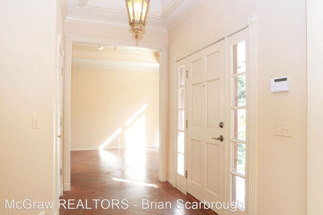 Building Photo - 3 br, 2.5 bath House - 1442 S. Newport Ave.