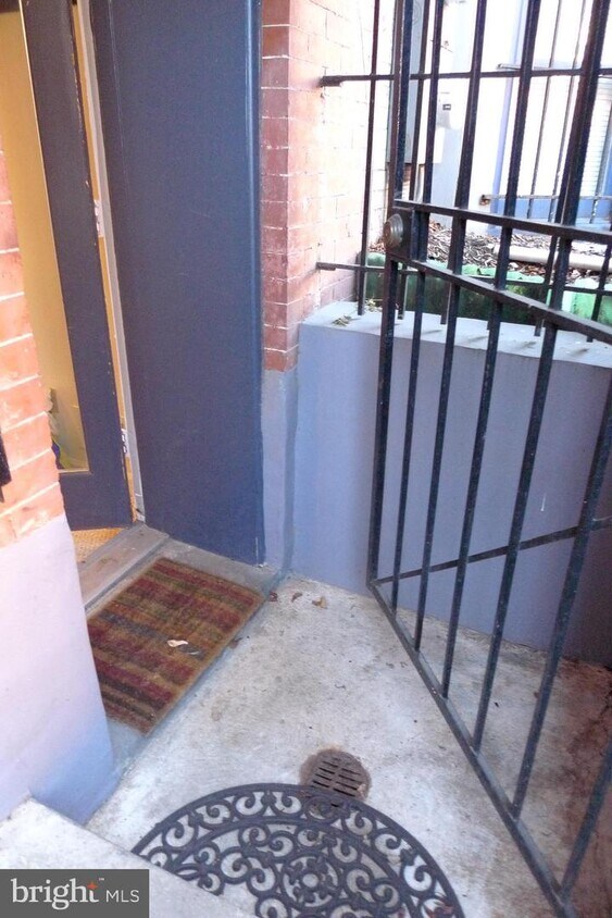 Primary Photo - 1312 R St NW