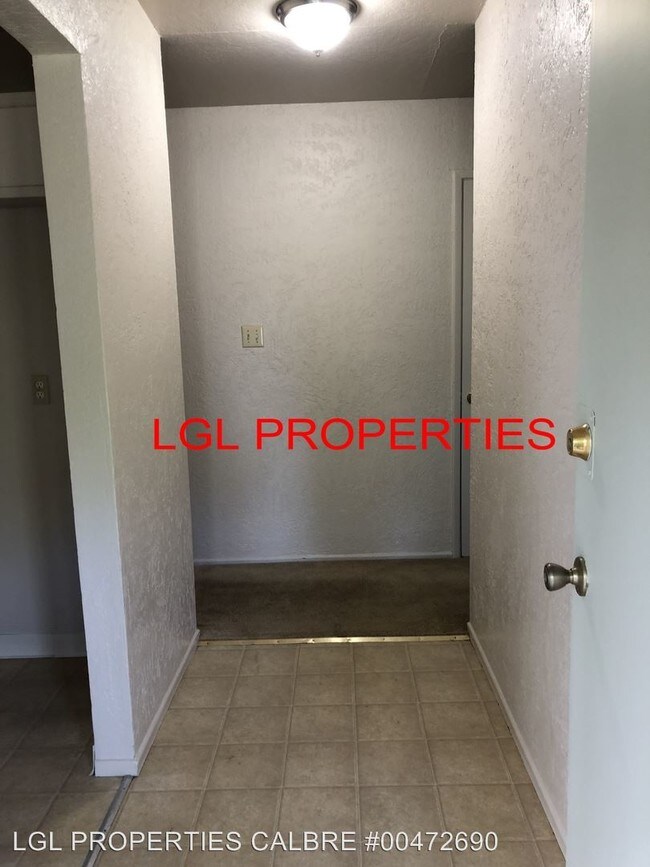Building Photo - 7425 Candlewood Way