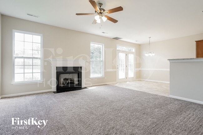 Building Photo - 705 Hawthorn Ridge Dr
