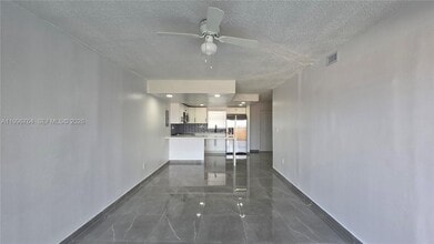 Building Photo - 9375 Fontainebleau Blvd