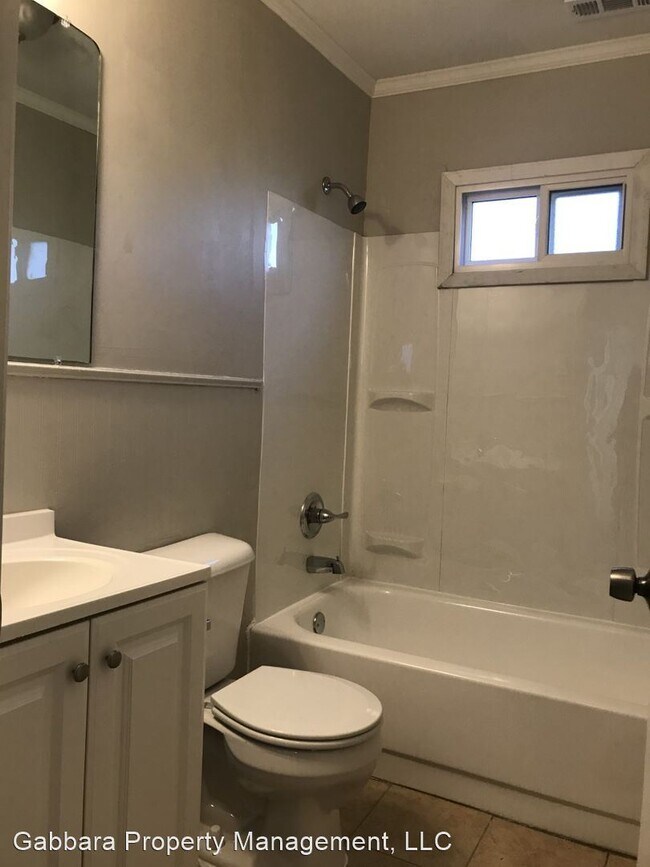 Building Photo - 3 br, 1 bath House - 8097 Essex