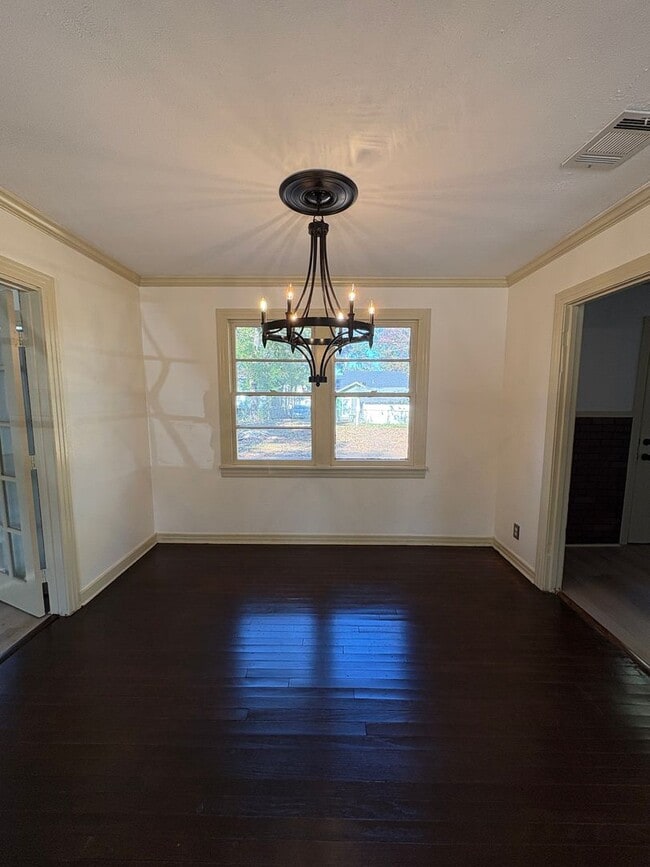 Foto del edificio - Beautiful 4 bedroom/ 2 bath home with Central Air&Heat