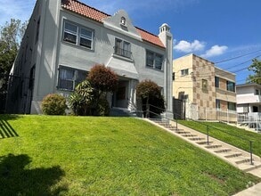 Building Photo - 1423 N Martel Ave