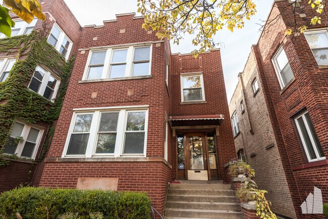 Building Photo - 4204 N Francisco Ave