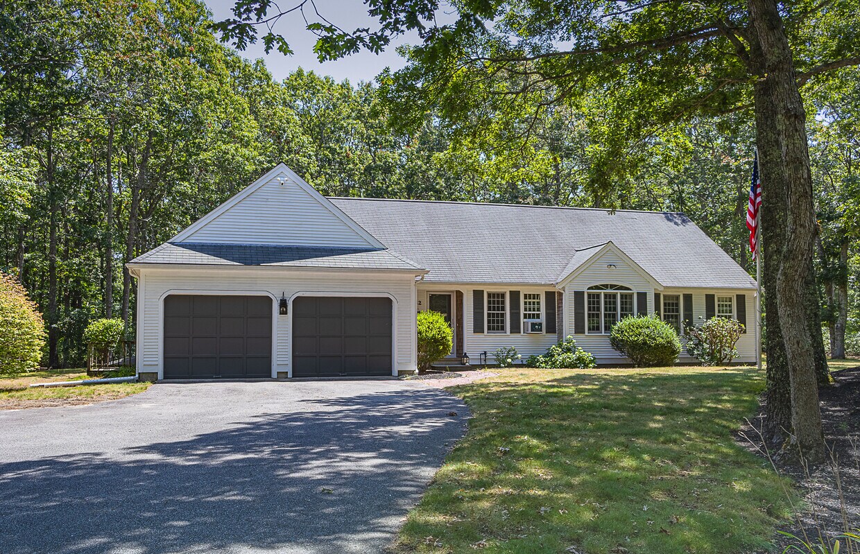 Primary Photo - 32 Madison Dr