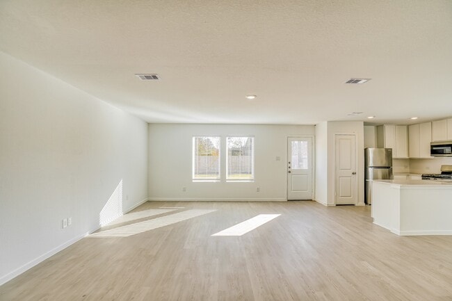 Building Photo - 11430 Forest W St