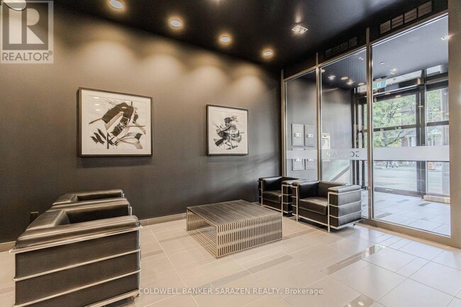 Building Photo - 224 Lyon St. N