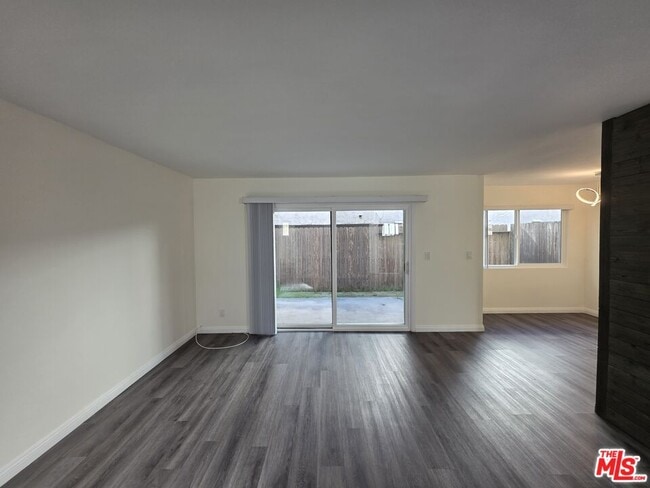 Building Photo - 517 N Francisca Ave