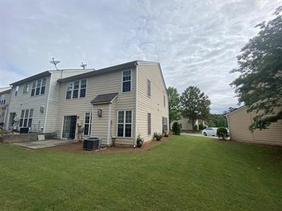 Foto del edificio - 2442 Fairlie Dr