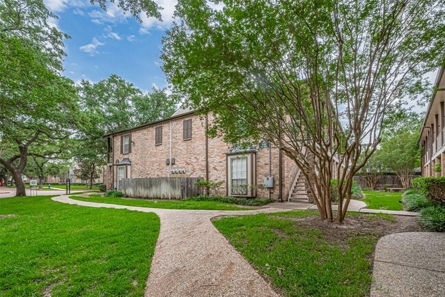 Foto del edificio - 811 Wax Myrtle Ln