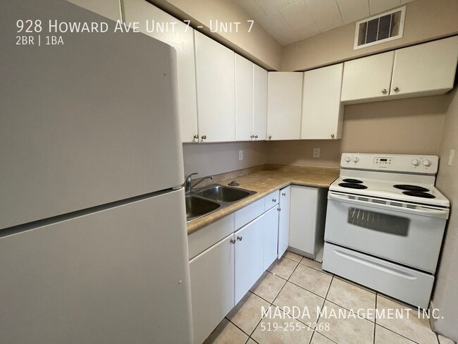 Building Photo - SPACIOUS 2 BDRM 1 BATH +HYDRO APT NEAR ERI...