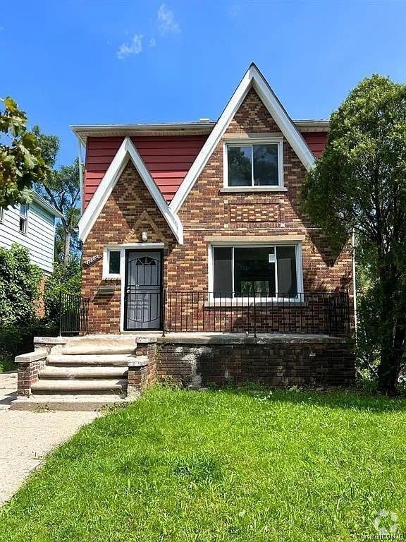 Building Photo - 15862 Stansbury Ave