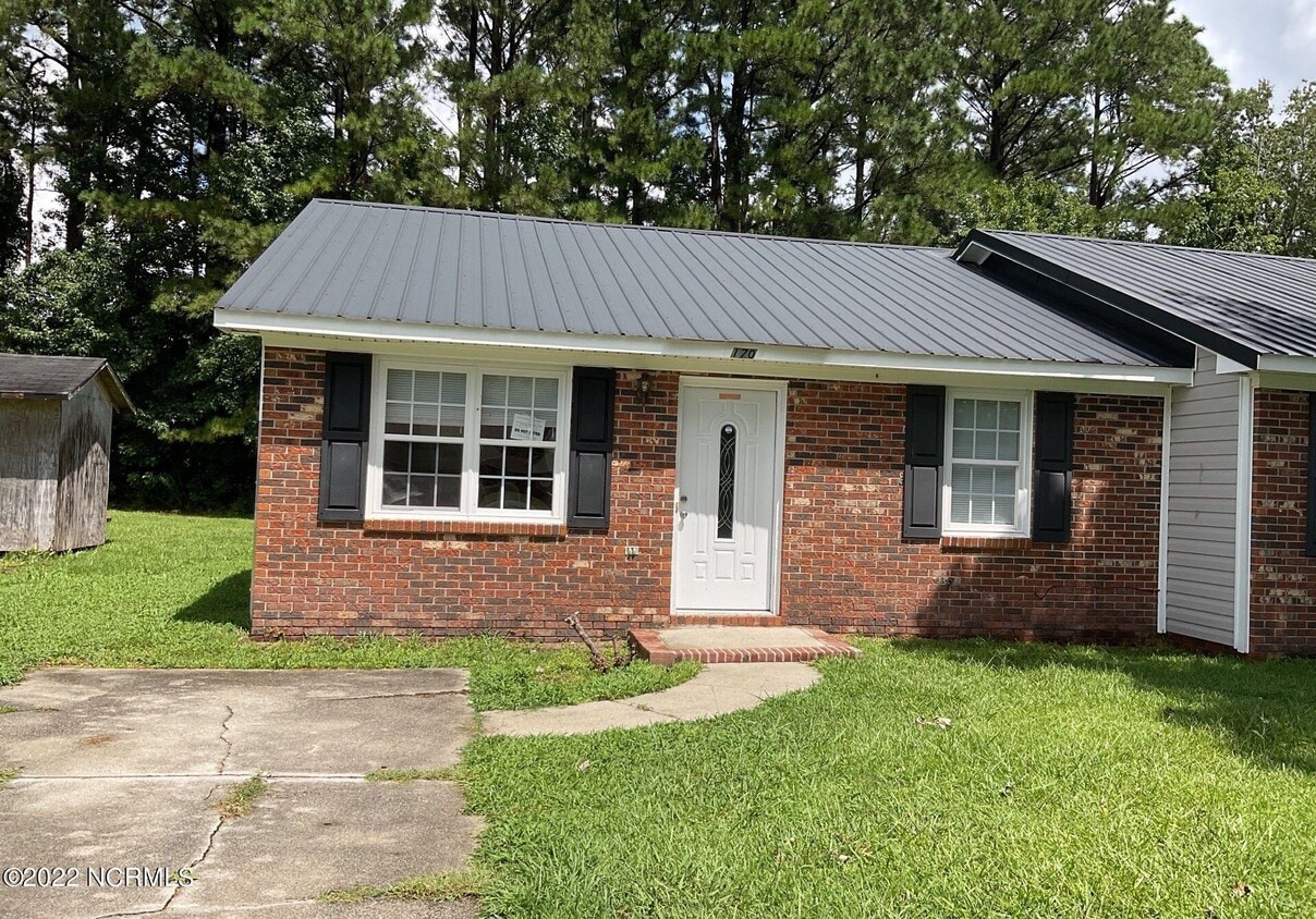 1703 Wine Press Ct, Piney Green, NC 28544 Townhome Rentals in Piney