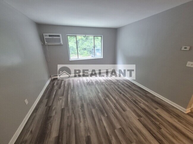 Foto del edificio - 2517 Warren St