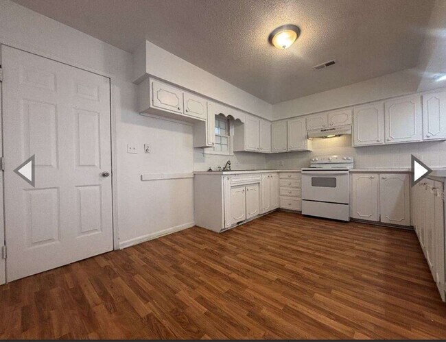 Foto del edificio - Great East side location 2 bedroom 1 bath