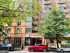 Building Photo - 1000 N Randolph St
